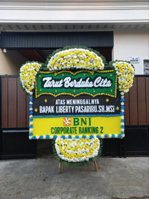 Papan Bunga Duka di Pasar Pagi