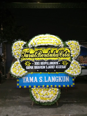 Papan Bunga Duka di Pasar Pagi